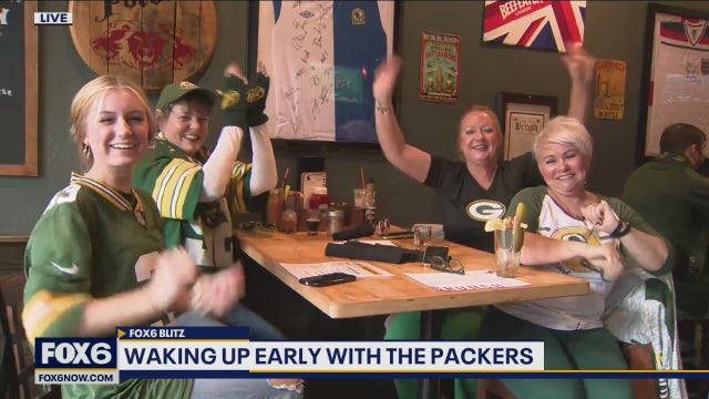 Packers' 1st London game; fans watch from Three Lions Pub