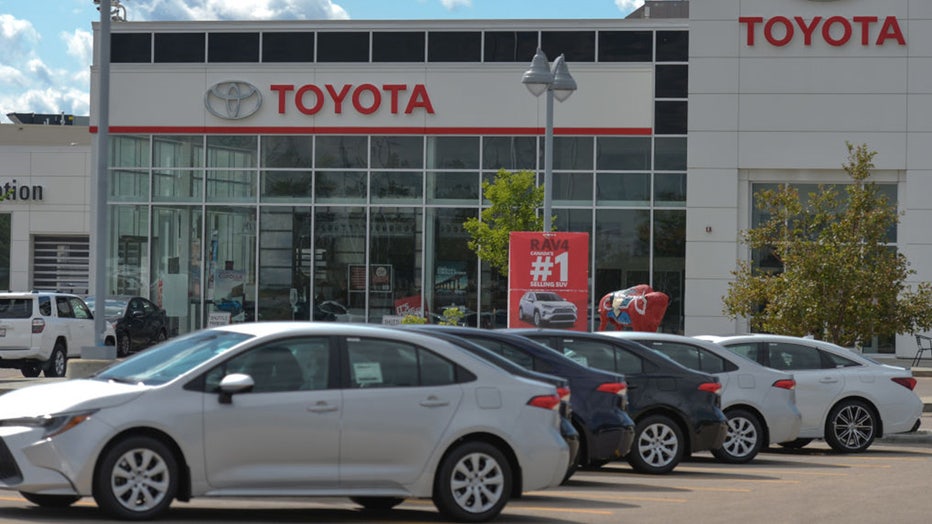 Toyota-dealership1.jpg