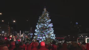 Milwaukee Christmas tree lighting; 2022 holiday season kicks off