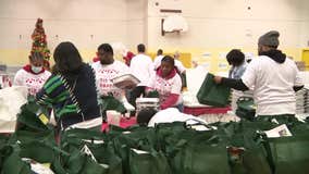 Northcott Neighborhood House Thanksgiving dinner giveaway