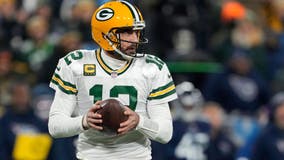 Packers' Rodgers confirms broken thumb