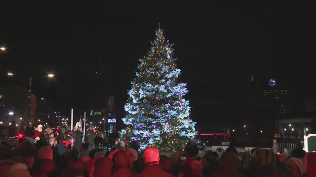 Milwaukee Christmas tree lighting; 2022 holiday season kicks off