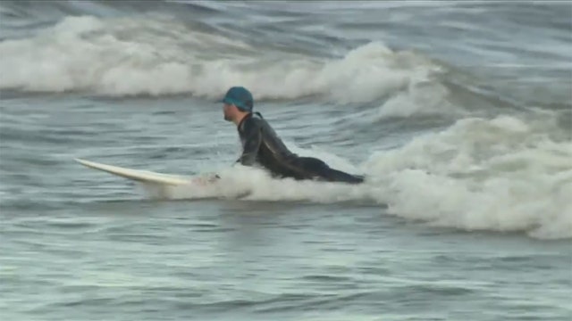 Record temperatures in Milwaukee make for November beach day