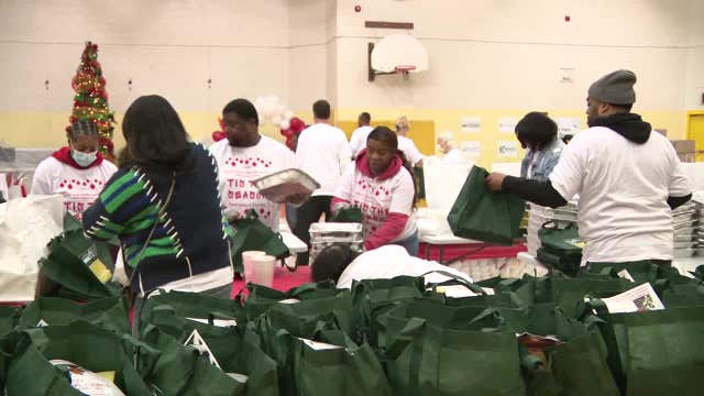 Northcott Neighborhood House Thanksgiving dinner giveaway