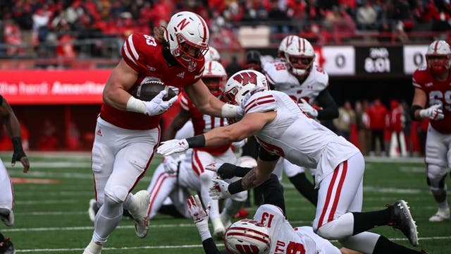 Wisconsin Badgers edge Nebraska Cornhuskers after late comeback