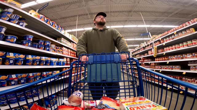 Stores closed on Thanksgiving; last-minute shopper troubles