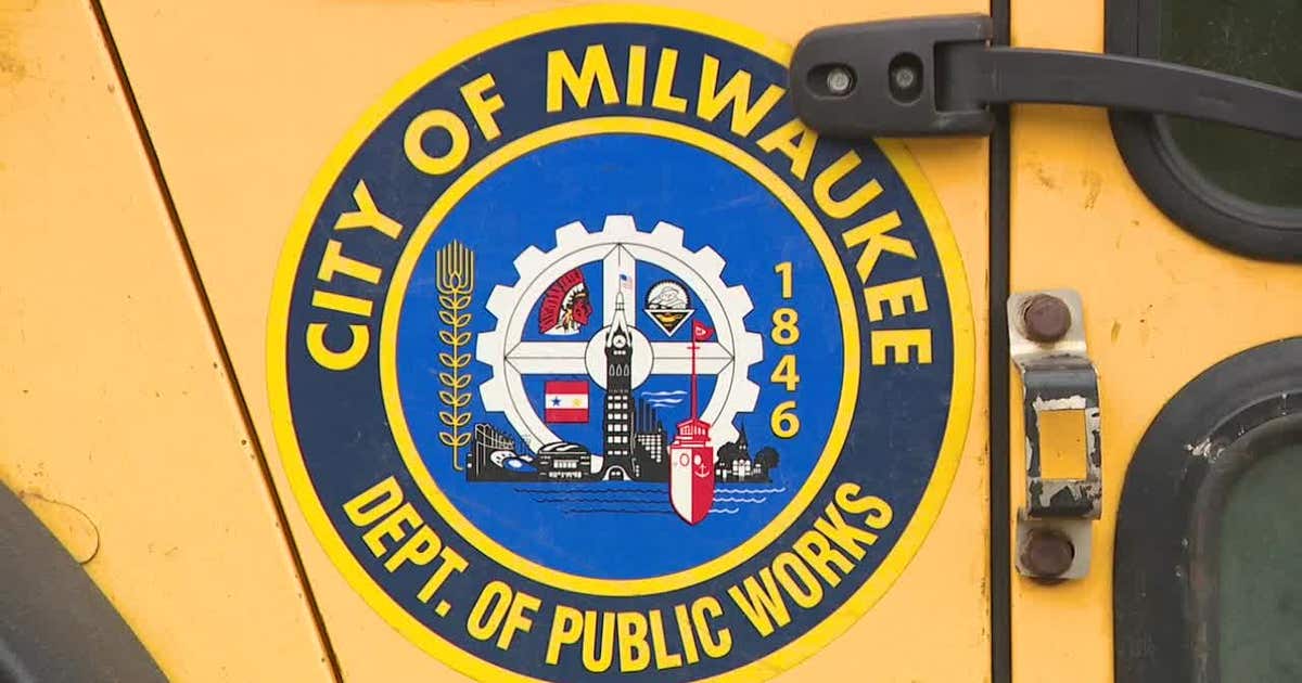 Milwaukee DPW Memorial Day 2026 holiday schedule