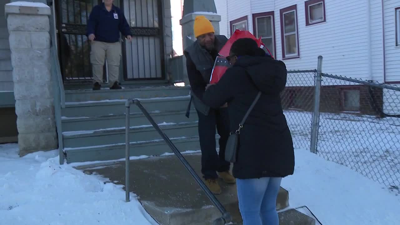 Donations help Milwaukee youth center spread joy after gifts stolen