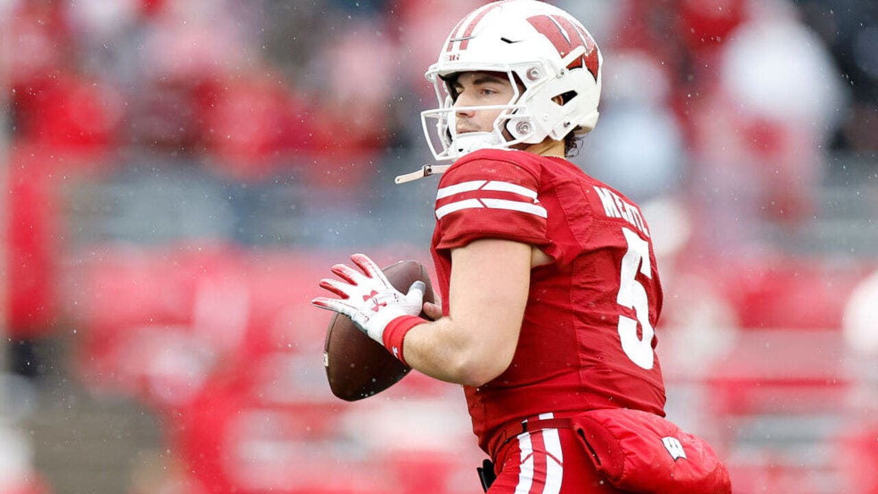 Wisconsin QB Graham Mertz Entering Transfer Portal - TrendRadars