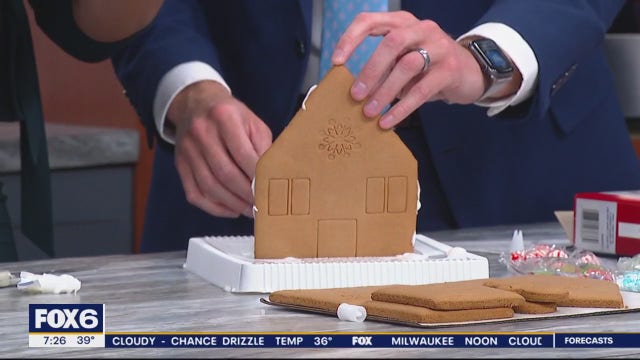 WakeUp Gingerbread house build-off