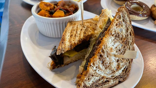 Urban Beets; seasonal menu, specialty drinks, coffee