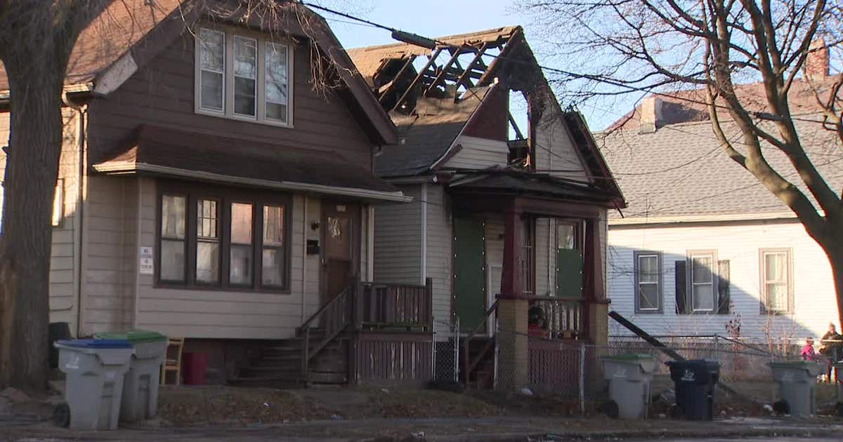 Milwaukee house fire near 21st and Brown, 3 people displaced | FOX6 ...