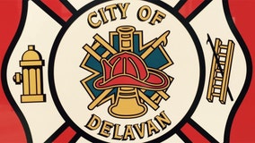 Delavan apartment building fire; 2 officers temporarily trapped