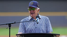 Brewers announcer Bob Uecker passes away at 90; team "heartbroken"