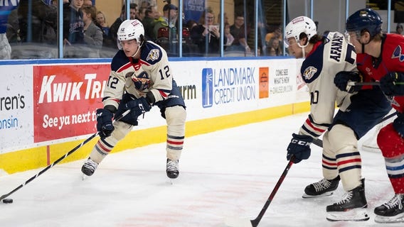 Admirals can't catch Thunderbirds