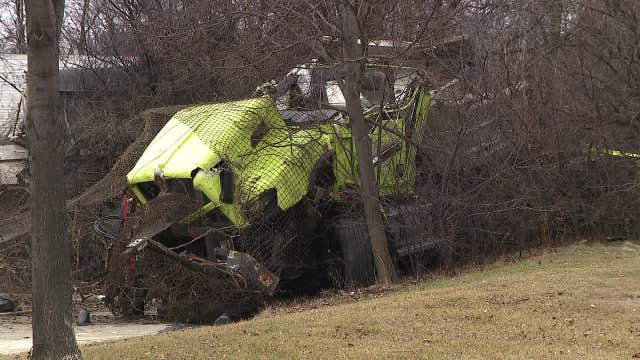 Plow truck crash closes I-894, driver dead