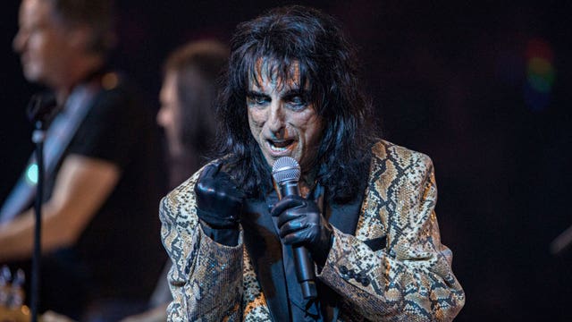 Alice Cooper Milwaukee concert; coming to Miller High Life Theatre in May