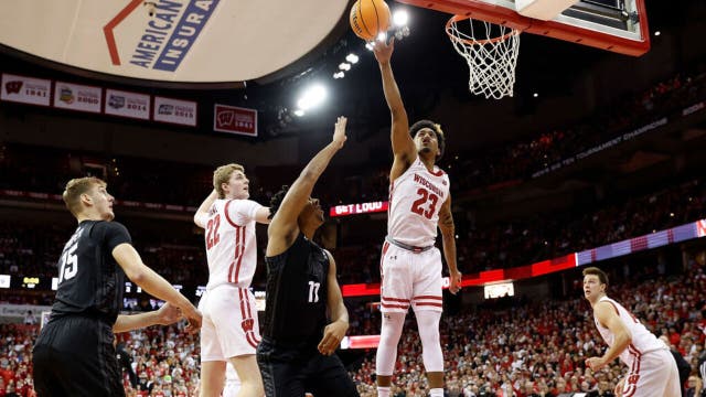 Wisconsin Badgers fall to Michigan State 69-65