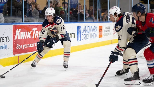 Admirals can't catch Thunderbirds