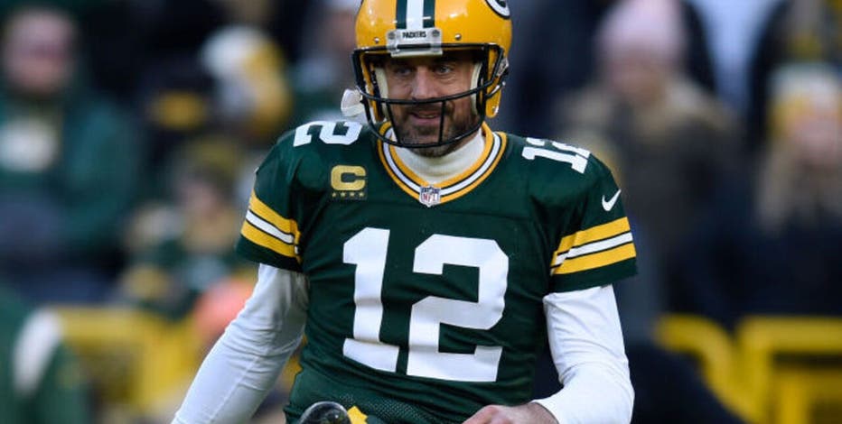 Aaron Rodgers, Packers rout Vikings, control playoff fate