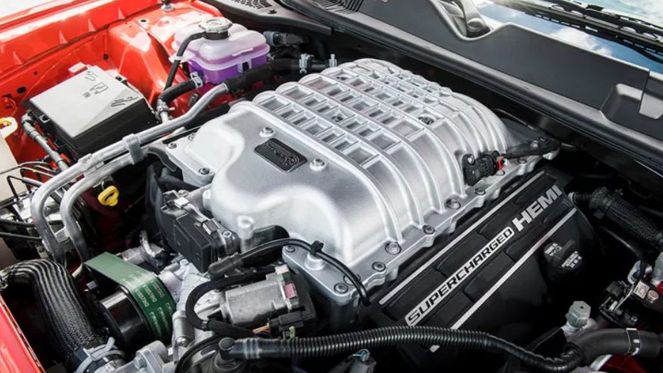 Dodge-muscle-car-engine-2023-cars.jpg