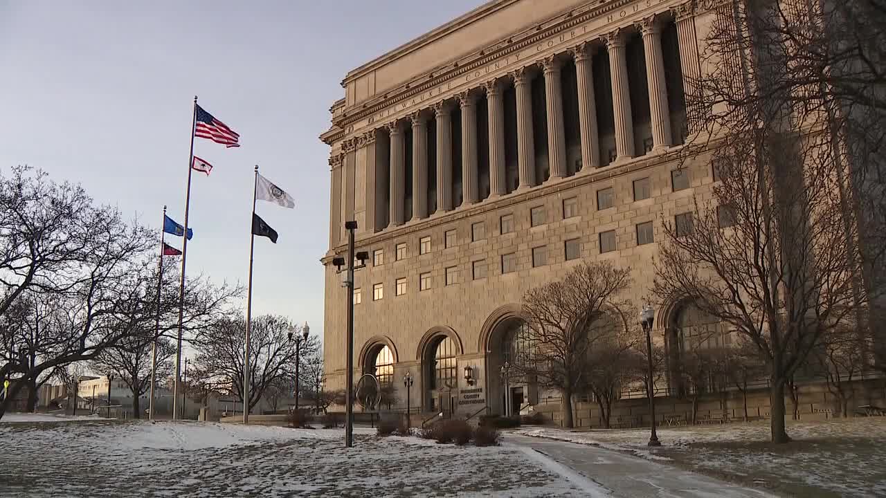 Milwaukee County snow emergency; courthouse closed Friday, Jan. 12 - Vimarsana News