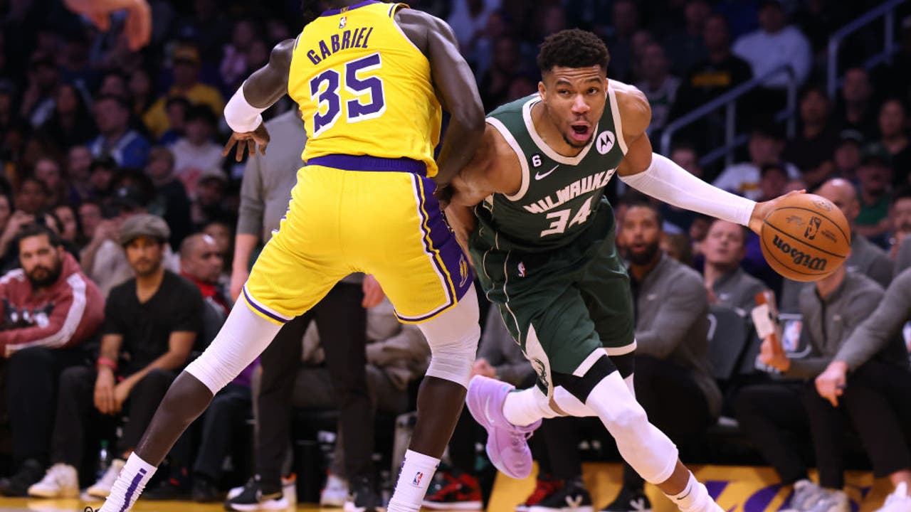 Bucks Win 9th Straight, Hold Off LeBron-less Lakers 115-106