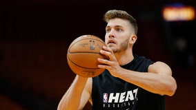 Bucks signing Meyers Leonard to 10-day contract: AP source