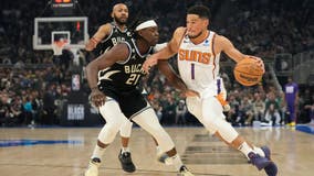 Milwaukee Bucks beat Suns, 14th-straight win