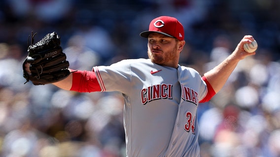 Brewers sign pitcher Justin Wilson to 1-year deal