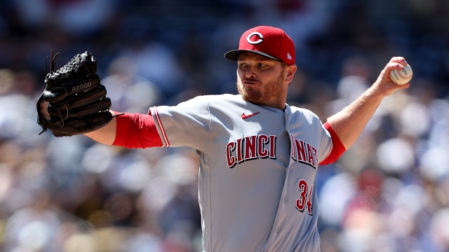 Brewers sign pitcher Justin Wilson to 1-year deal