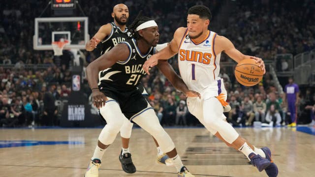 Milwaukee Bucks beat Suns, 14th-straight win