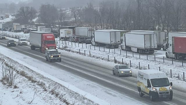 Washington County I-41 SB 30-car crash, 3 hurt