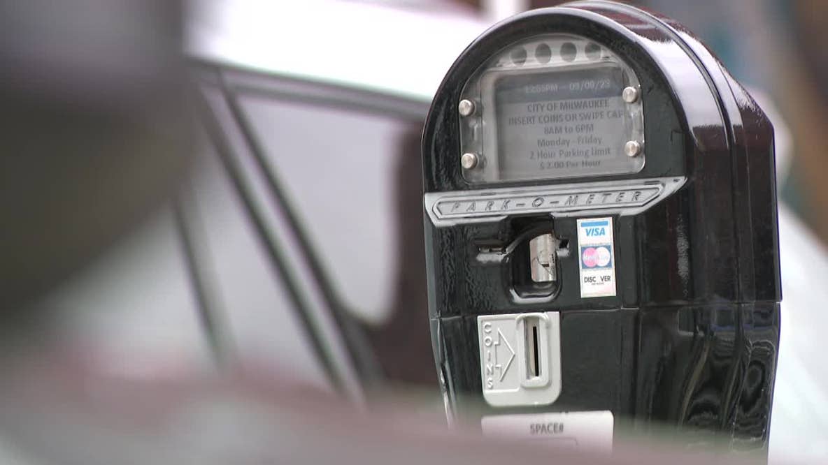 Milwaukee parking meter card payments unavailable Oct. 1