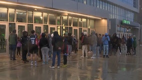 Winter storm in Milwaukee; Bucks fans undeterred by snowy conditions