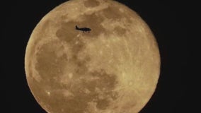 FOX6 photojournalist's moon-plane photo goes viral, reaches pilot