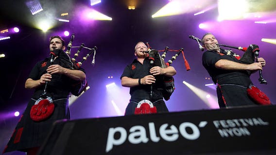 Red Hot Chilli Pipers, gamers unite, and what's this about Paramore?