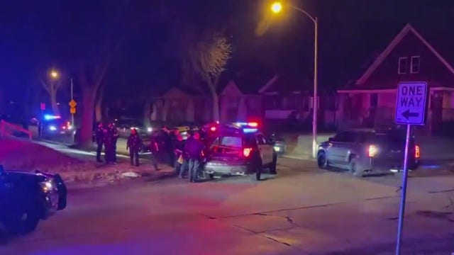 Milwaukee police chase; guns, drugs found in stolen vehicle