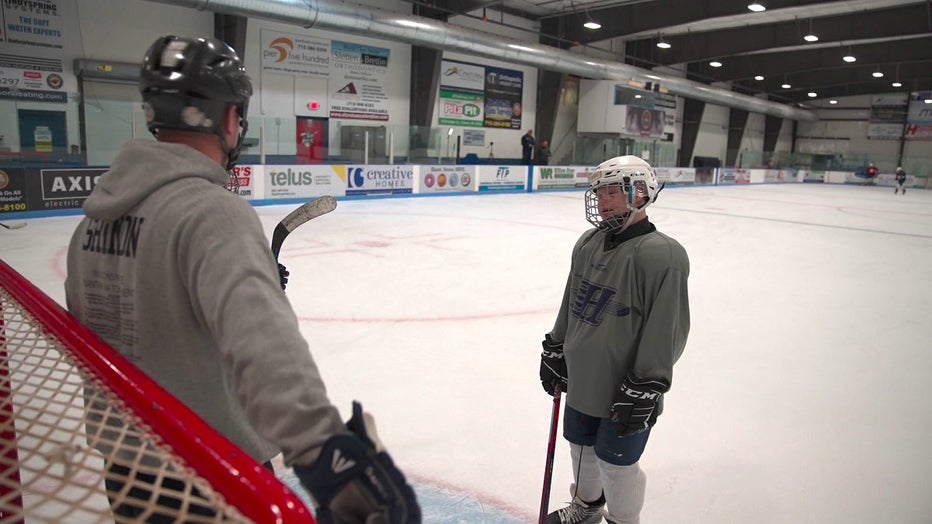 hudson-wi-hockey-player