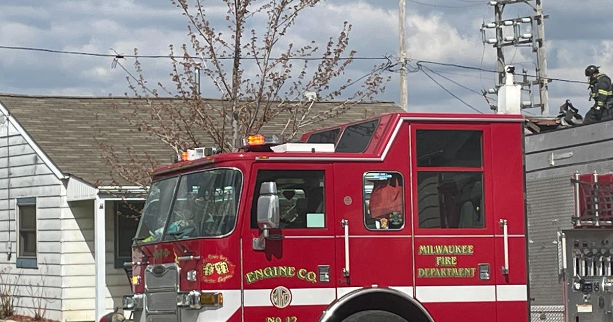 Milwaukee house fire near 20th and Holt, no injuries | FOX6 Milwaukee