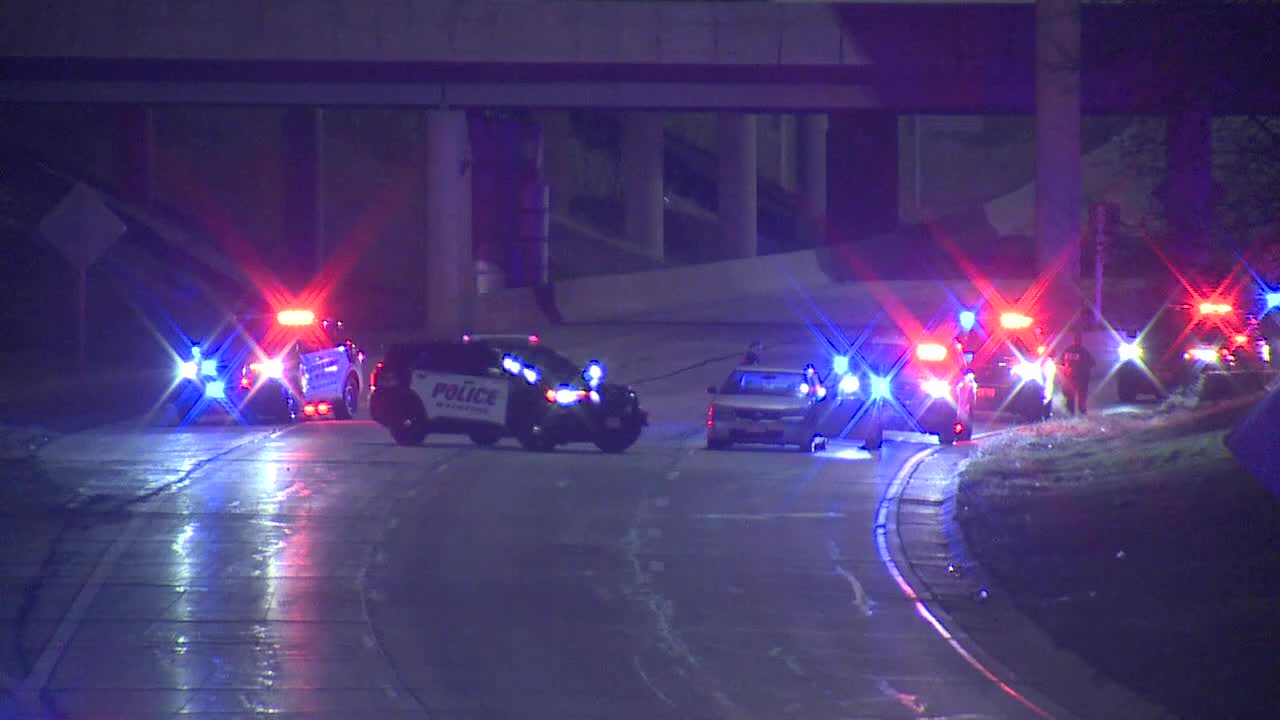 Waukesha police chase into Milwaukee, 2 arrested