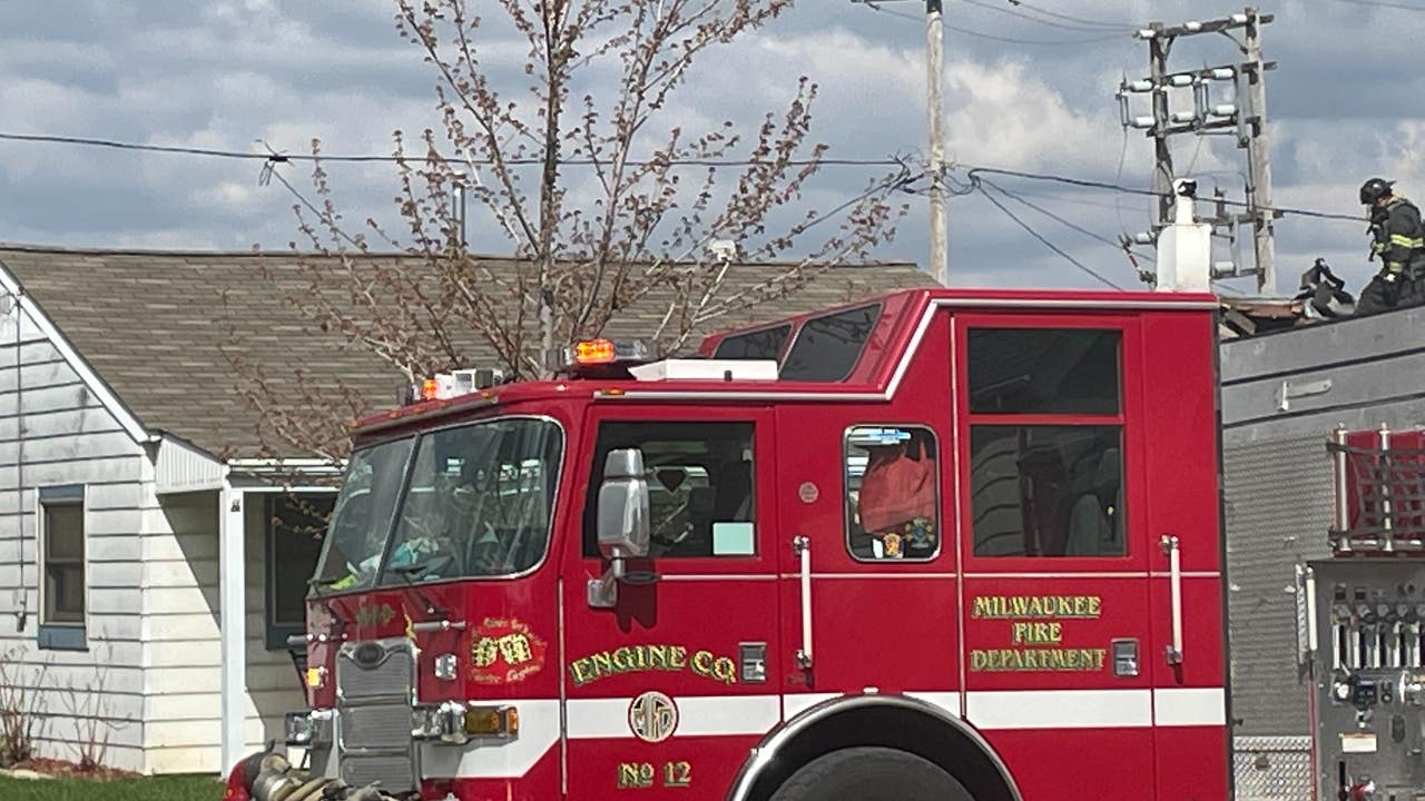 Milwaukee house fire near 20th and Holt, no injuries