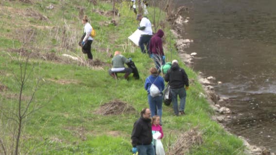Milwaukee Riverkeeper Earth Day cleanup, thousands volunteer