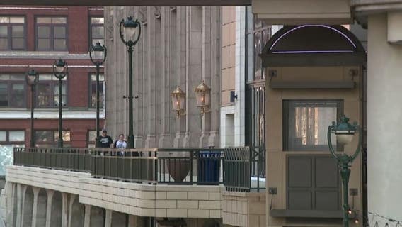 Milwaukee RiverWalk lifts broken, replacement project coming