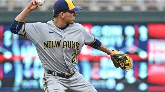 Milwaukee Brewers' Luis Urías out 6 to 8 weeks with hamstring strain