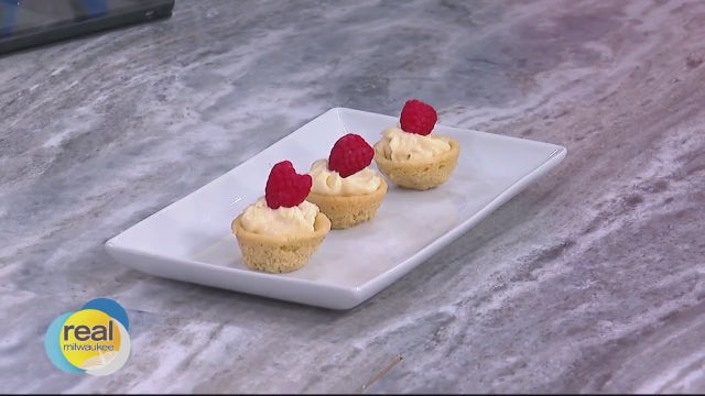 Making lemon mascarpone tarts