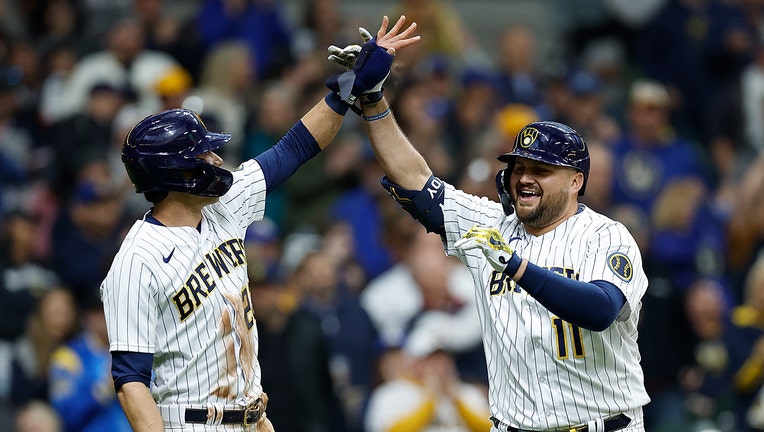 Rowdy Tellez homers twice as Brewers beat Jays