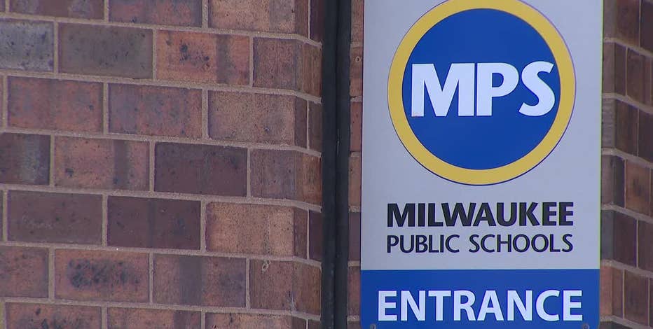 MPS finance scandal: Evers calls for audits, mayor offers help