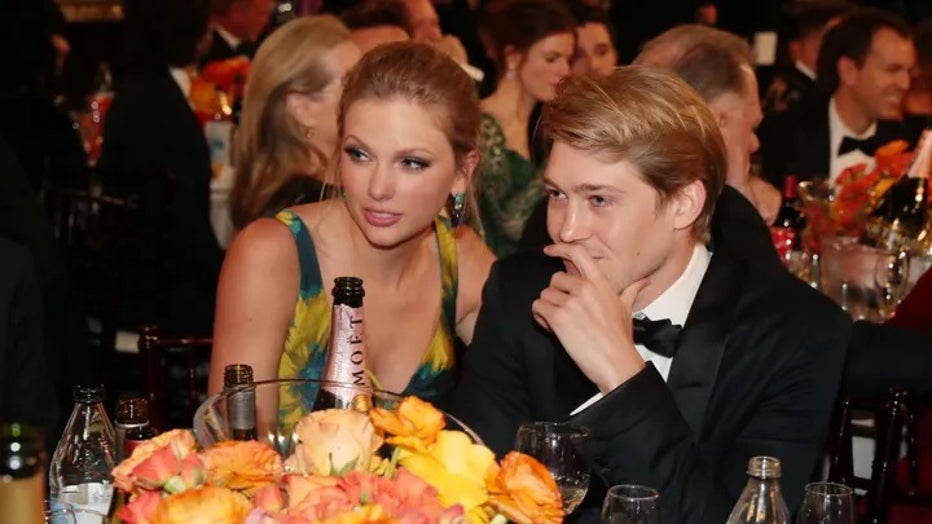 Taylor_Swift_Joe_Alwyn_3.jpg