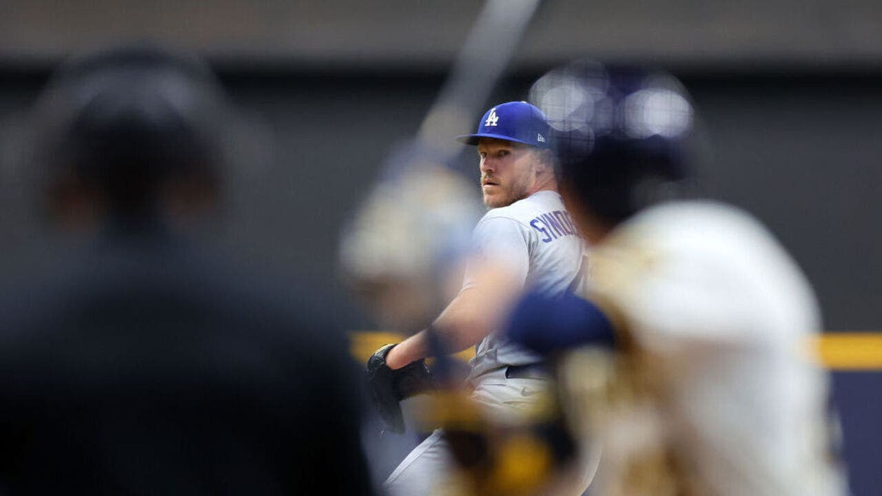 Dodgers beat Brewers 6-2